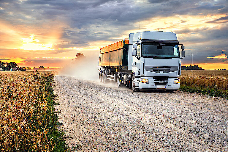 Engine air filter media & pleat support for engine air filter elements